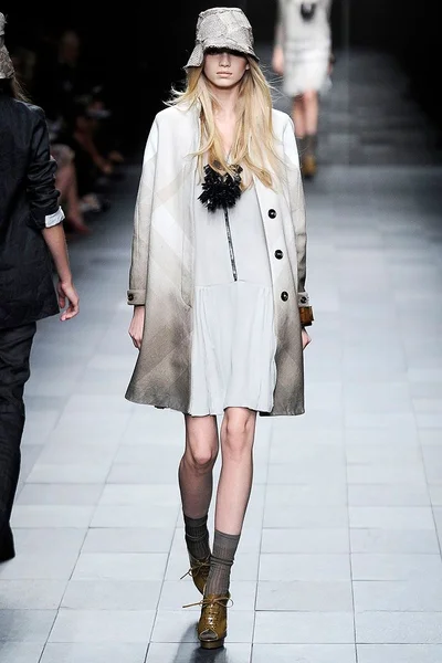 Look 12